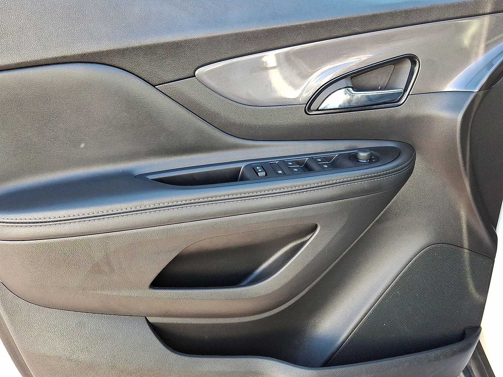 Thumbnail: 2022 Buick Encore - 26