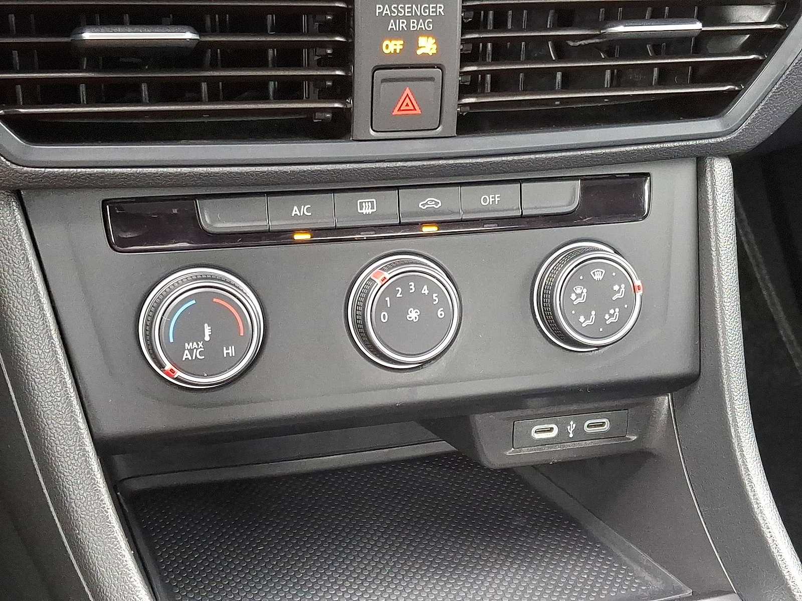 Thumbnail: 2024 Volkswagen Jetta - 22