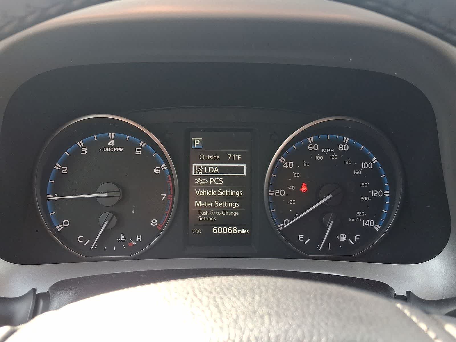 Thumbnail: 2017 Toyota RAV4 - 17