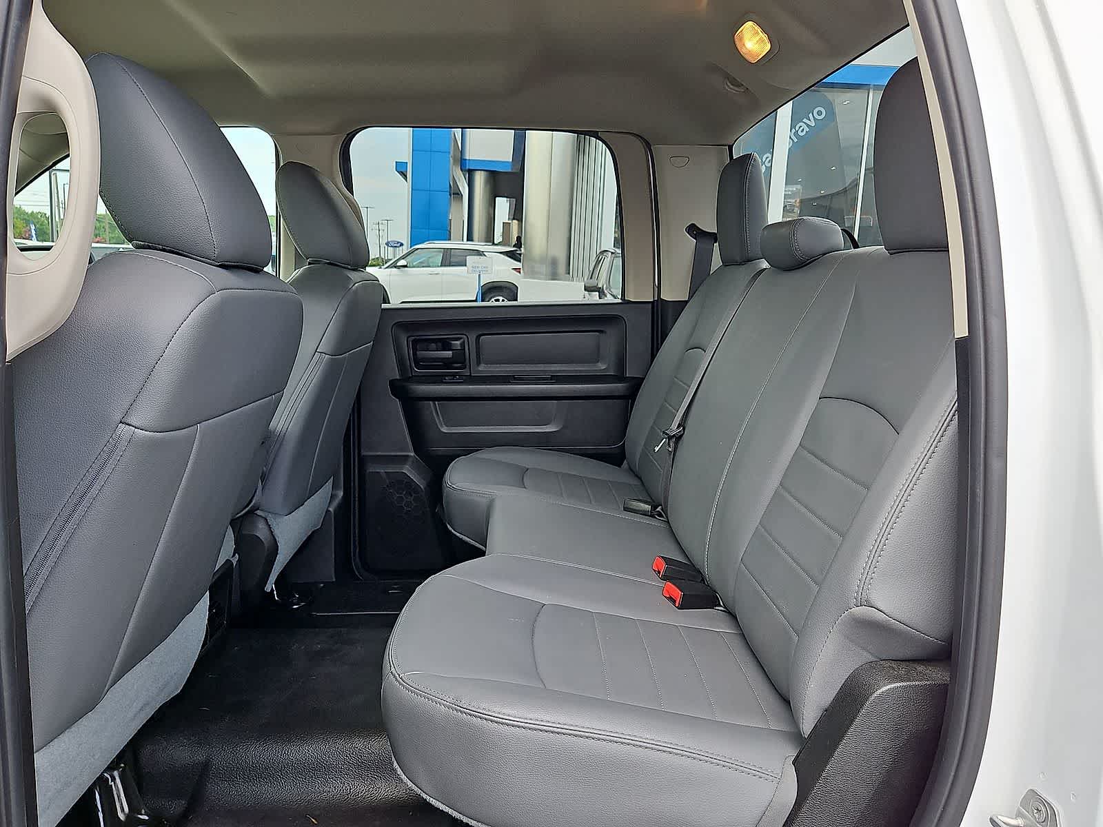 Thumbnail: 2019 RAM 1500 Classic - 29