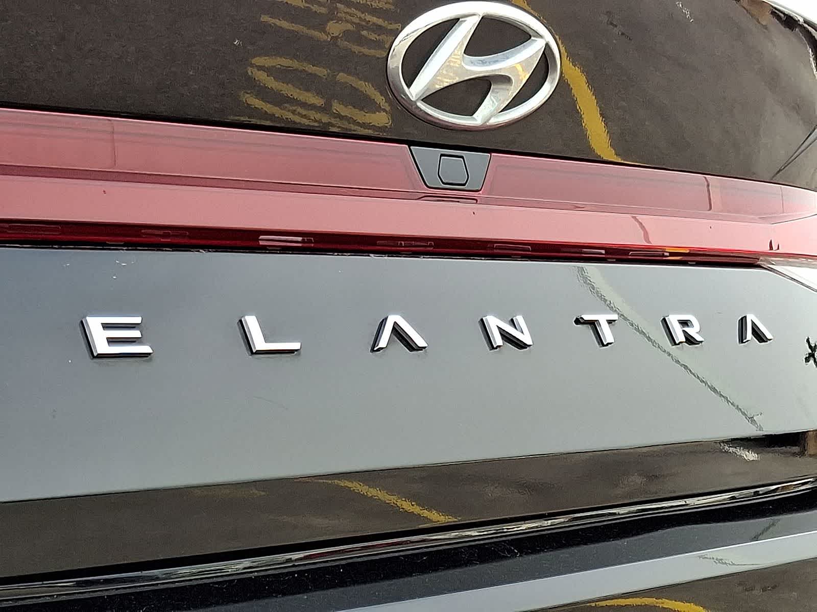 Thumbnail: 2023 Hyundai Elantra - 32