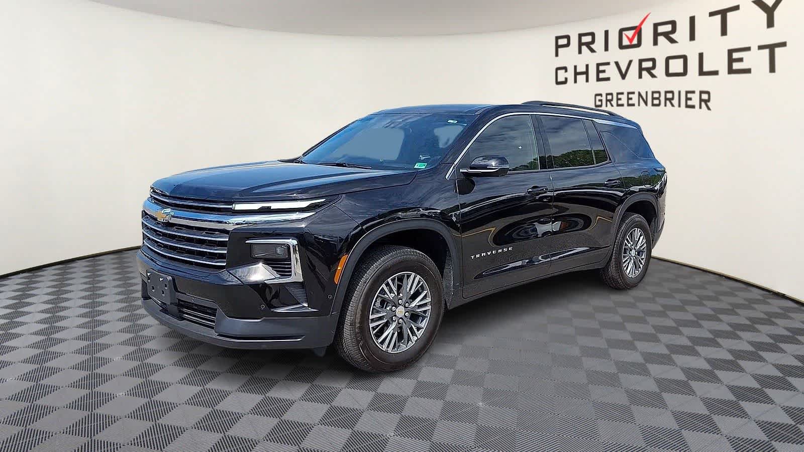 Thumbnail: 2025 Chevrolet Traverse - 4