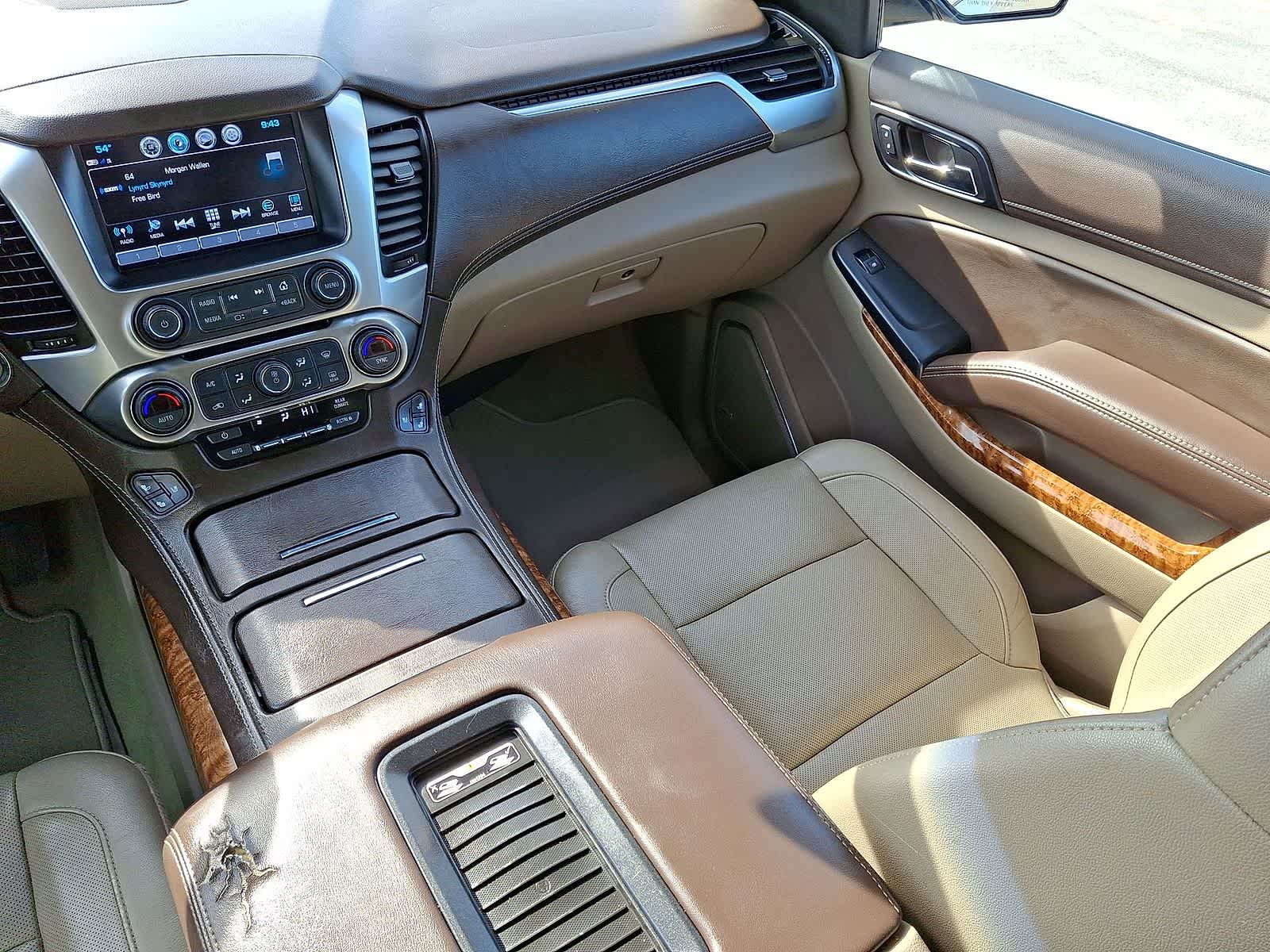 Thumbnail: 2018 Chevrolet Suburban - 12