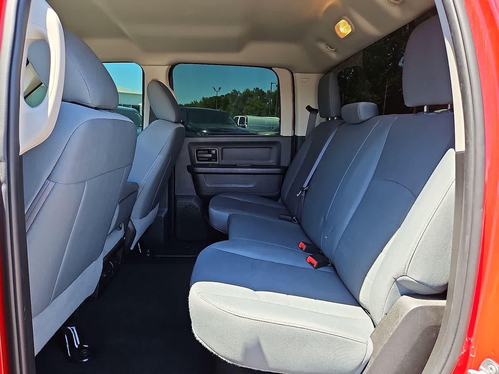 Thumbnail: 2019 RAM 1500 Classic - 28