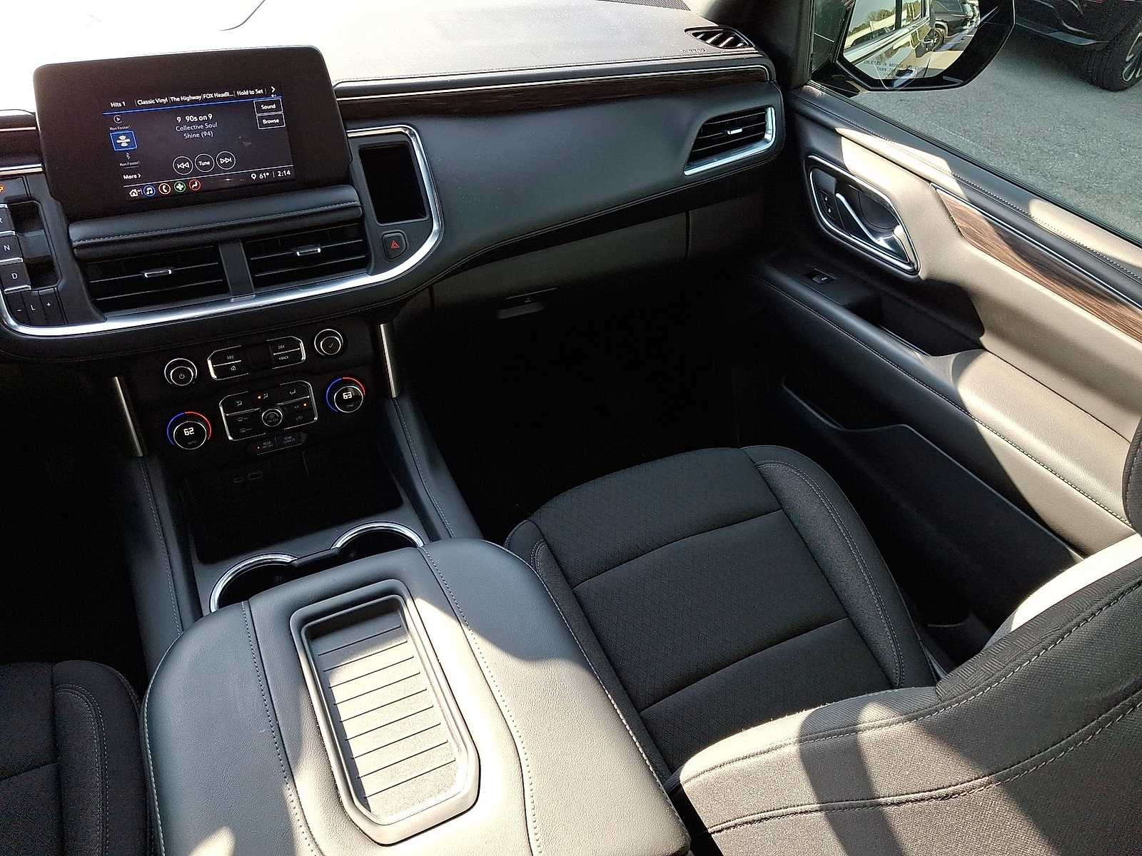 Thumbnail: 2024 Chevrolet Suburban - 12