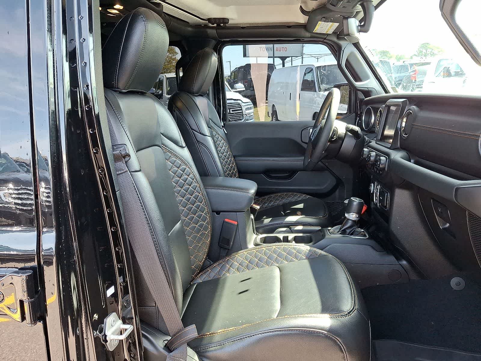 Thumbnail: 2023 Jeep Gladiator - 33