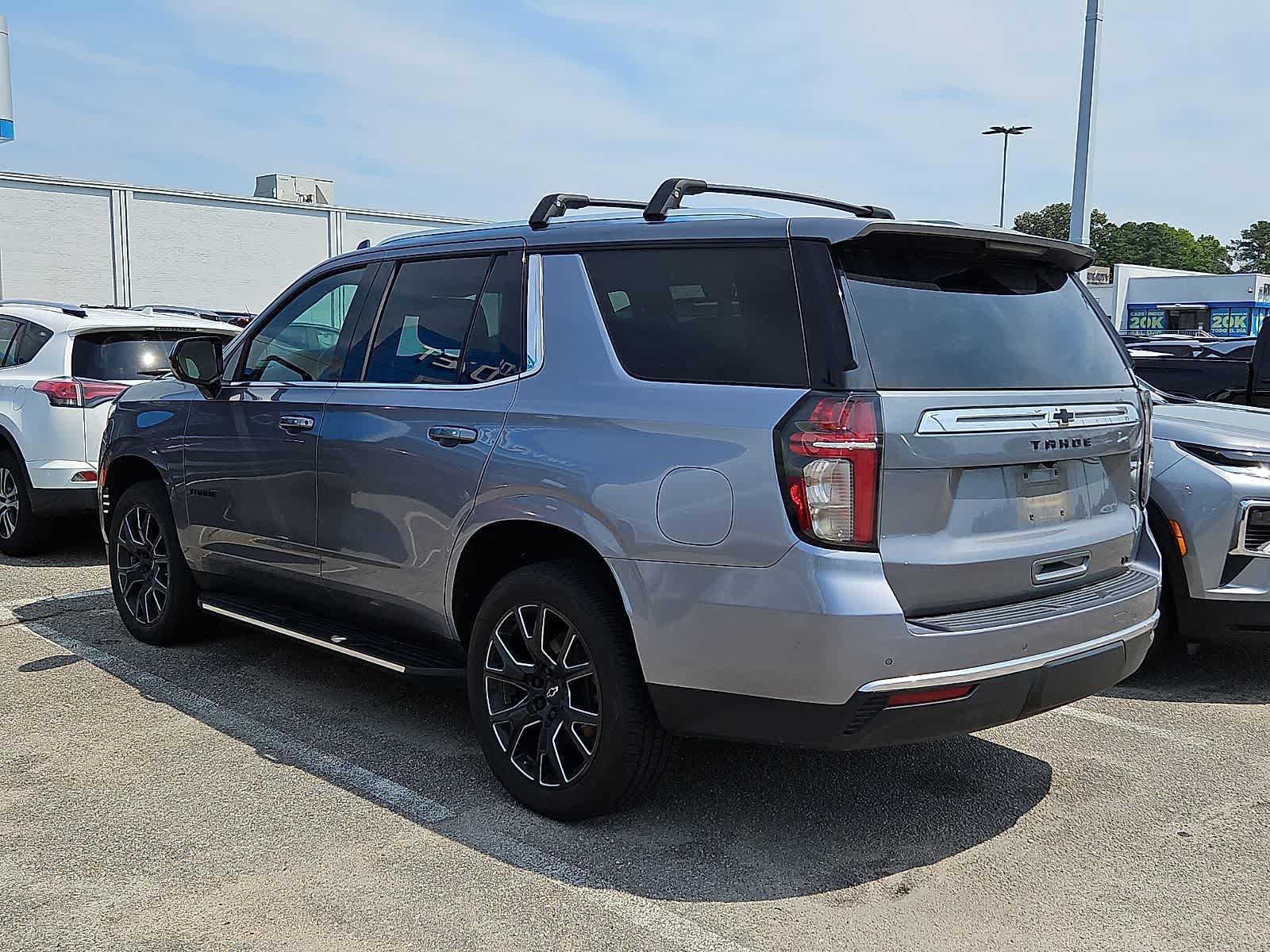 Thumbnail: 2022 Chevrolet Tahoe - 4
