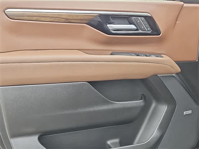 Thumbnail: 2026 Chevrolet Tahoe - 10