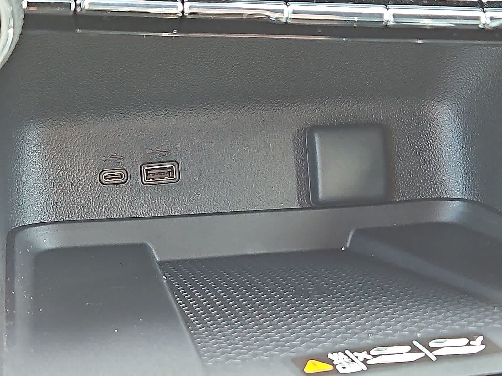 Thumbnail: 2025 Chevrolet Traverse - 17