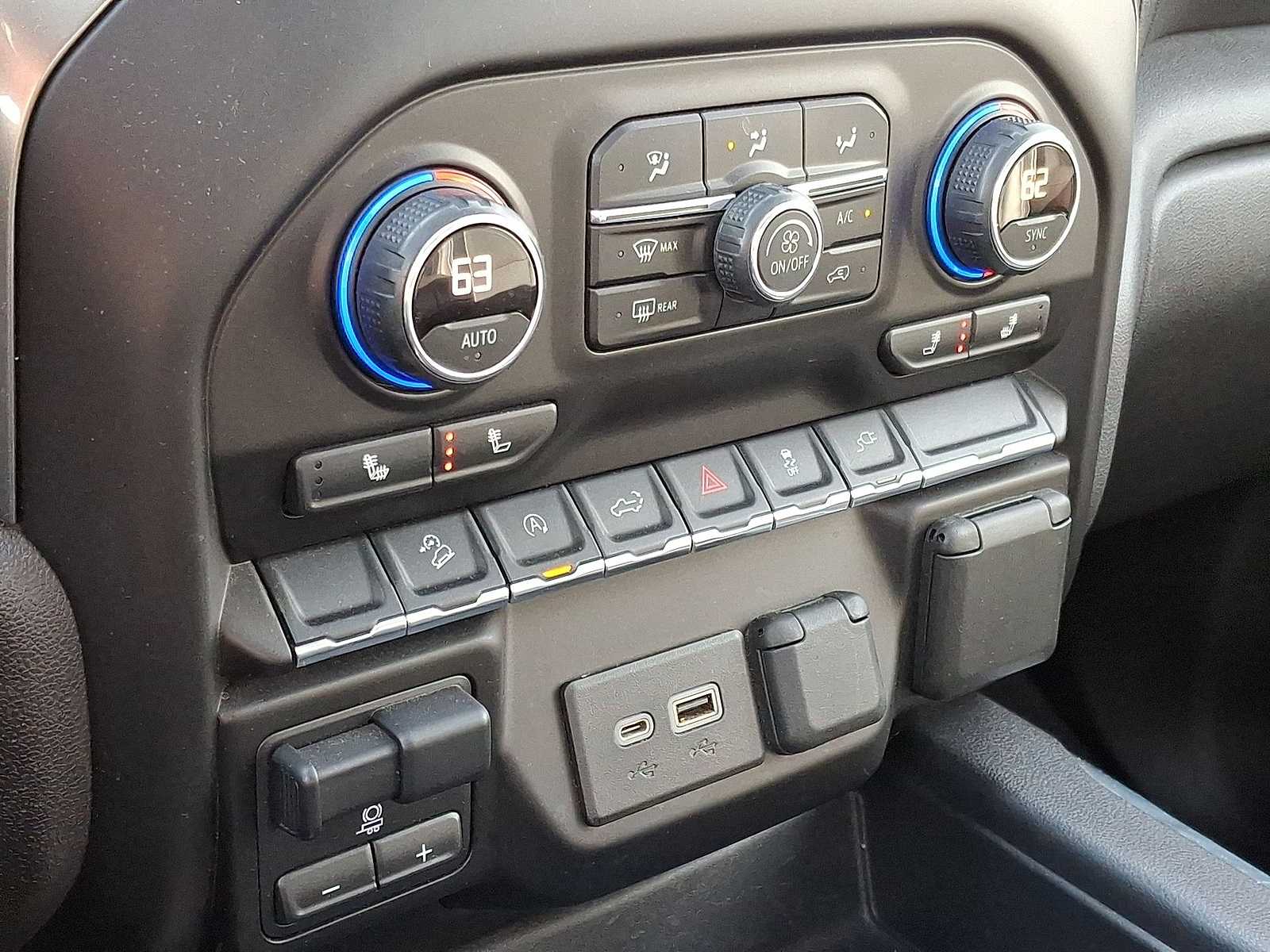 Thumbnail: 2020 Chevrolet Silverado 1500 - 23