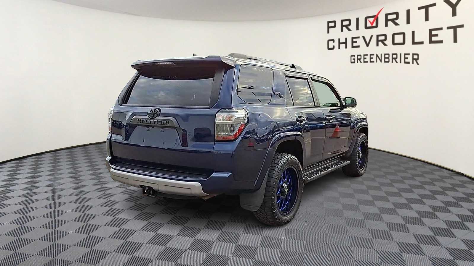 Thumbnail: 2019 Toyota 4Runner - 8