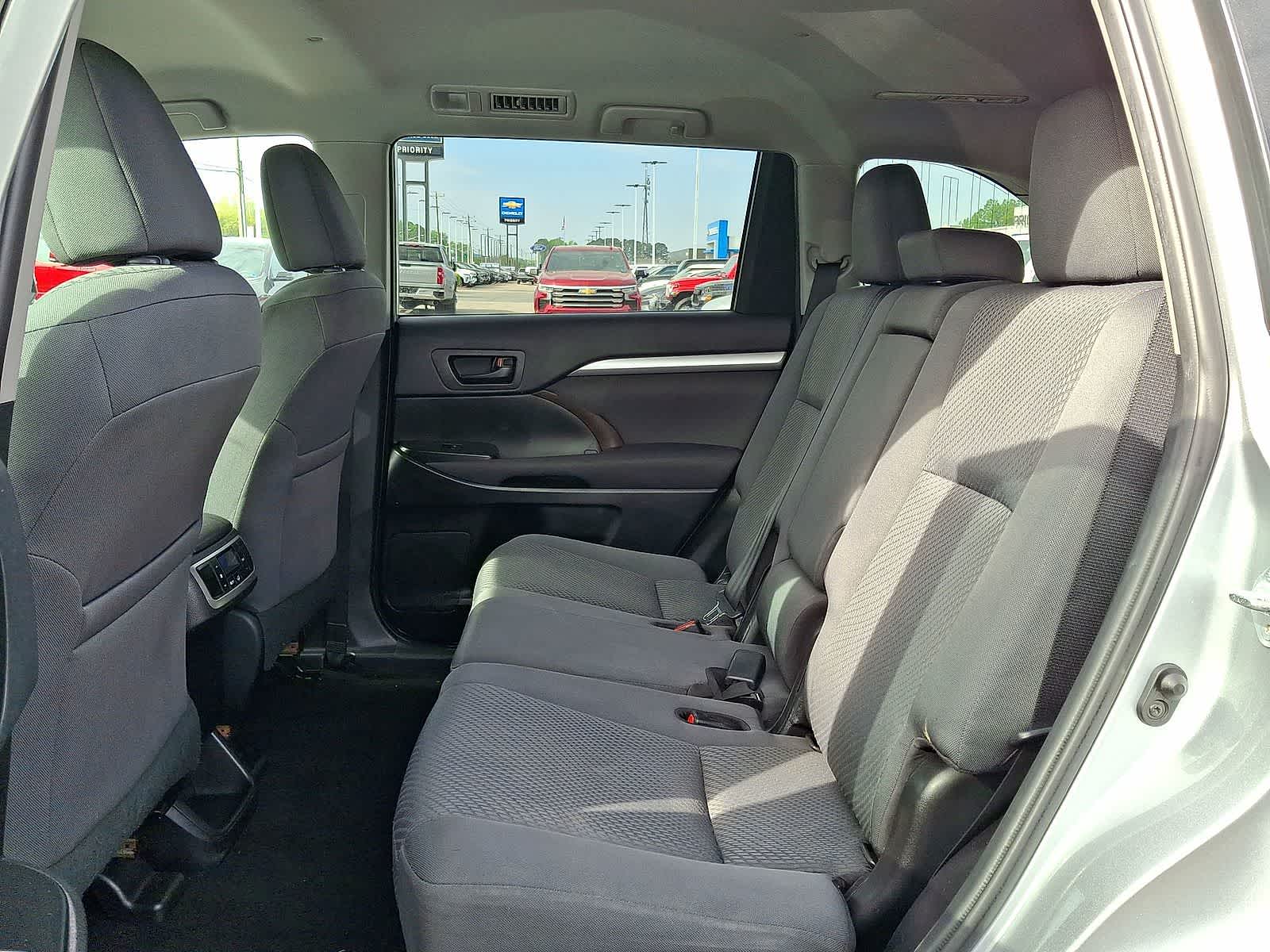 Thumbnail: 2019 Toyota Highlander - 28