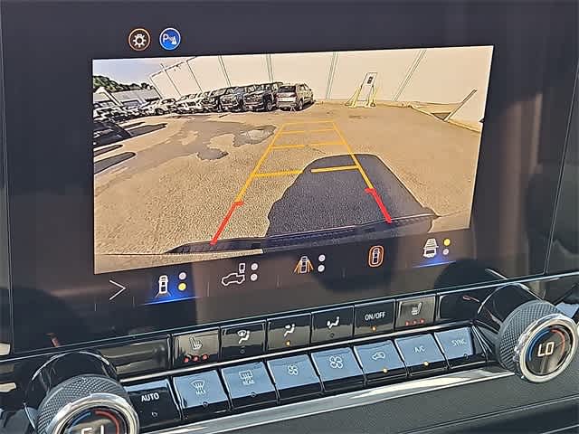 Thumbnail: 2026 Chevrolet Colorado - 16