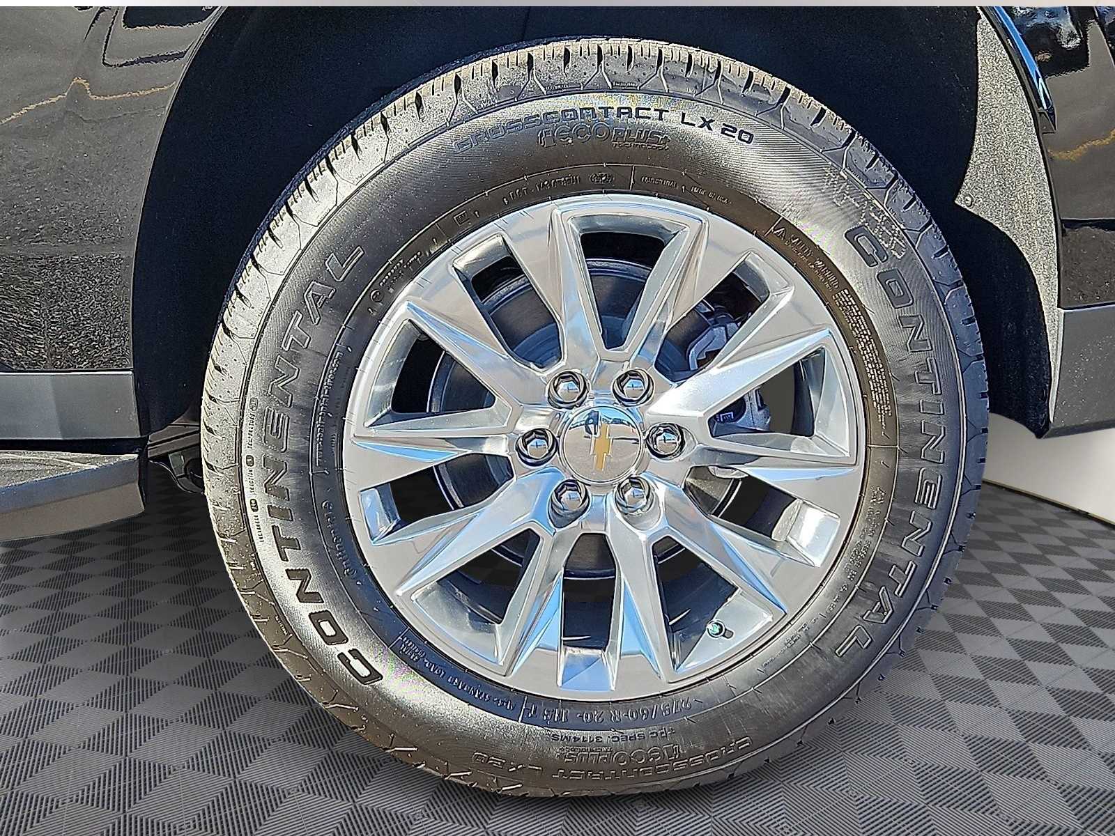 Thumbnail: 2026 Chevrolet Suburban - 6