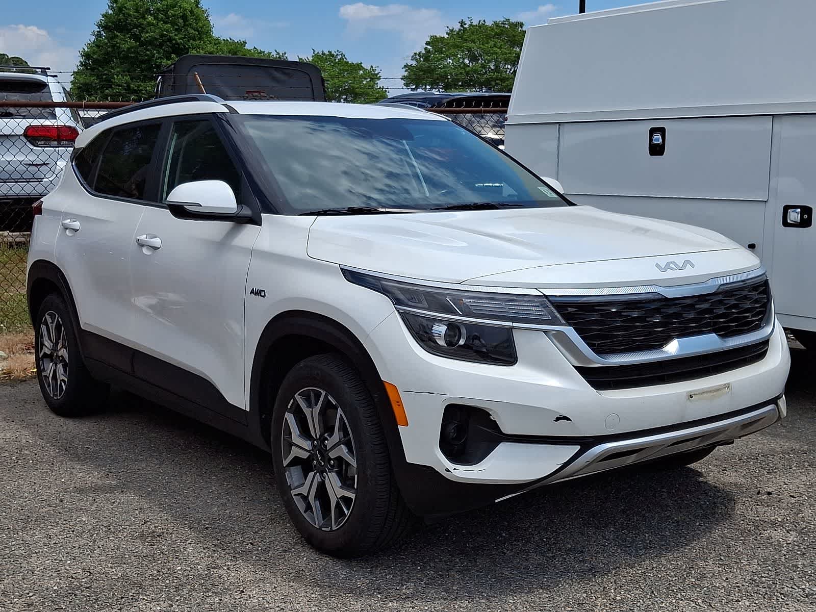 Thumbnail: 2022 Kia Seltos - 2