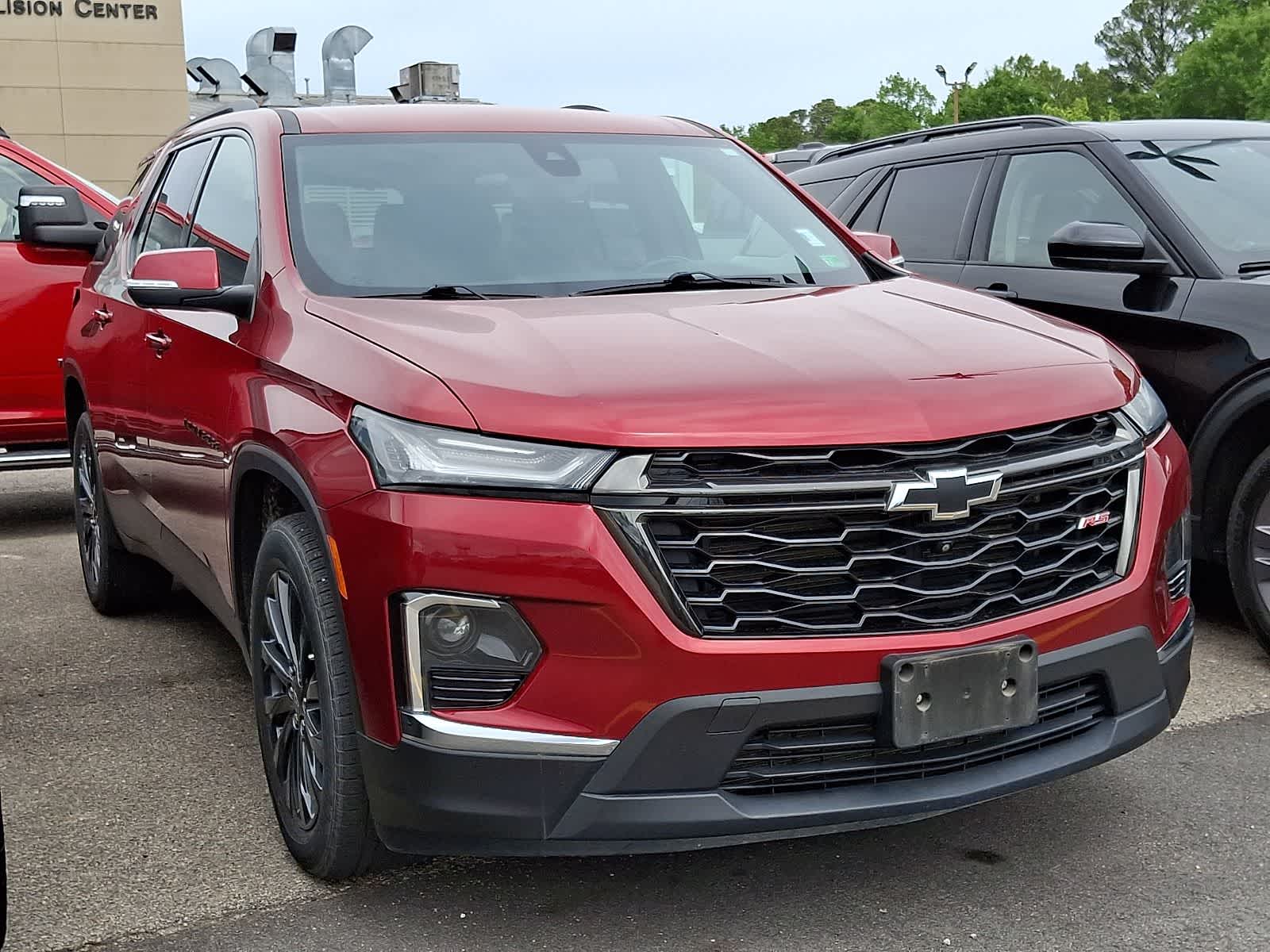 Thumbnail: 2023 Chevrolet Traverse - 2