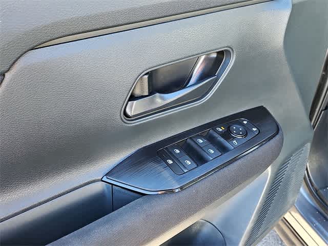 Thumbnail: 2025 Nissan Kicks - 27