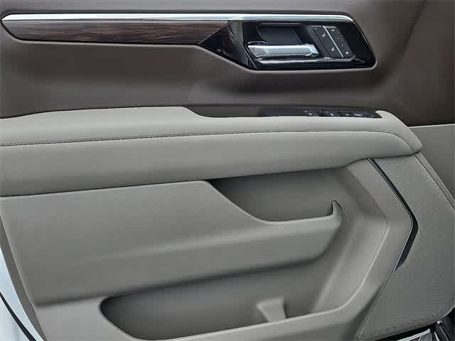 Thumbnail: 2025 Chevrolet Tahoe - 11