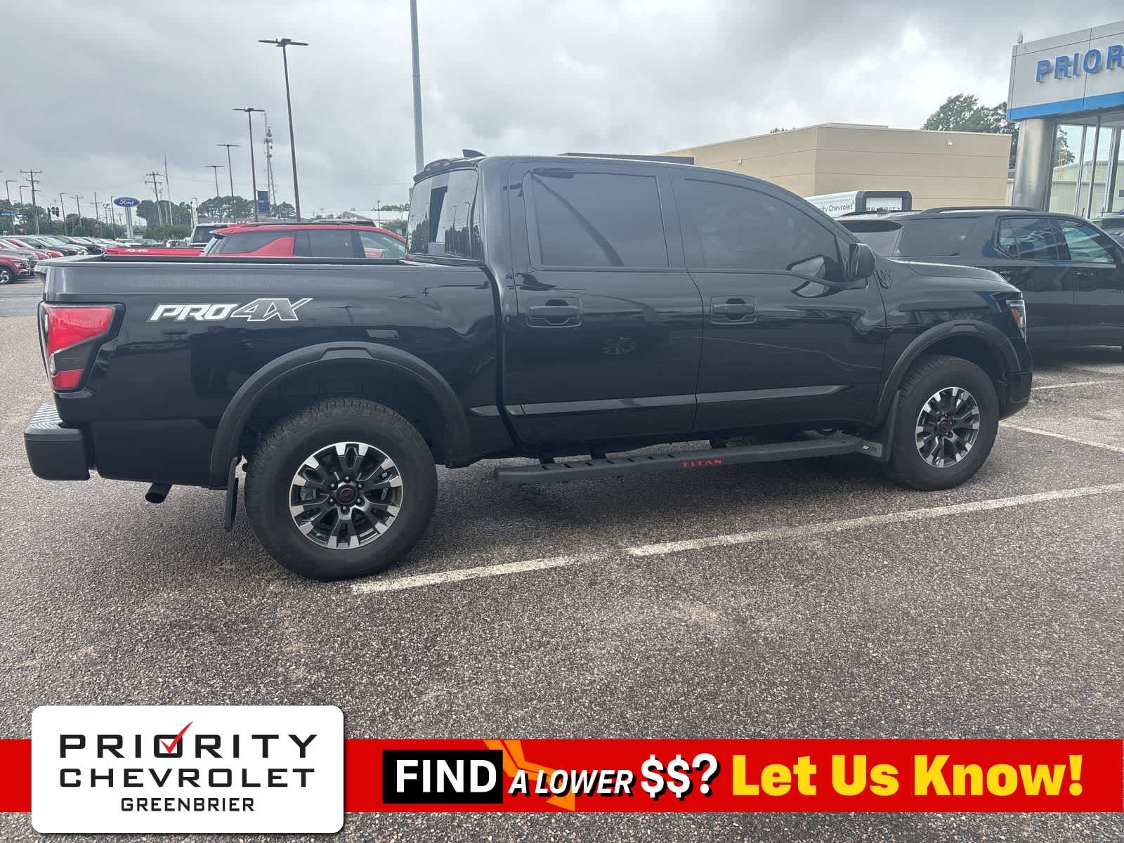 2024 Nissan Titan PRO-4X 4X4 Crew Cab's photo