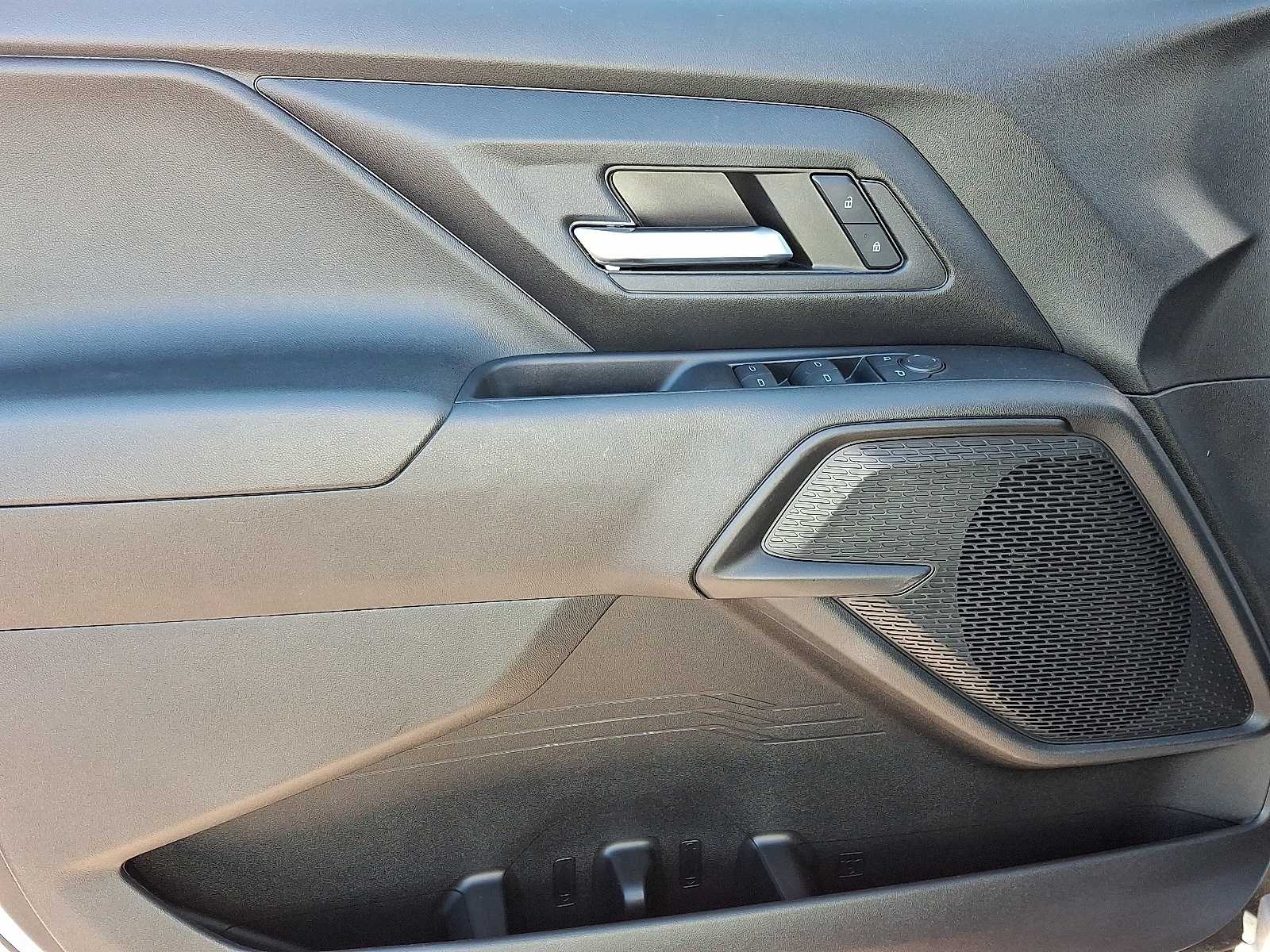 Thumbnail: 2024 Chevrolet Silverado EV - 8