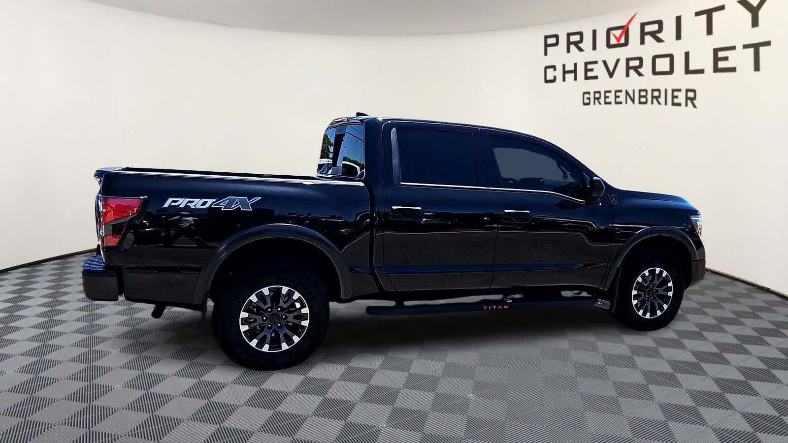 Thumbnail: 2024 Nissan Titan - 9