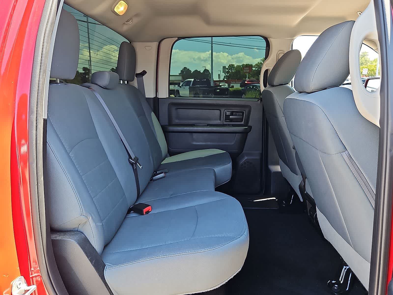 Thumbnail: 2019 RAM 1500 Classic - 30
