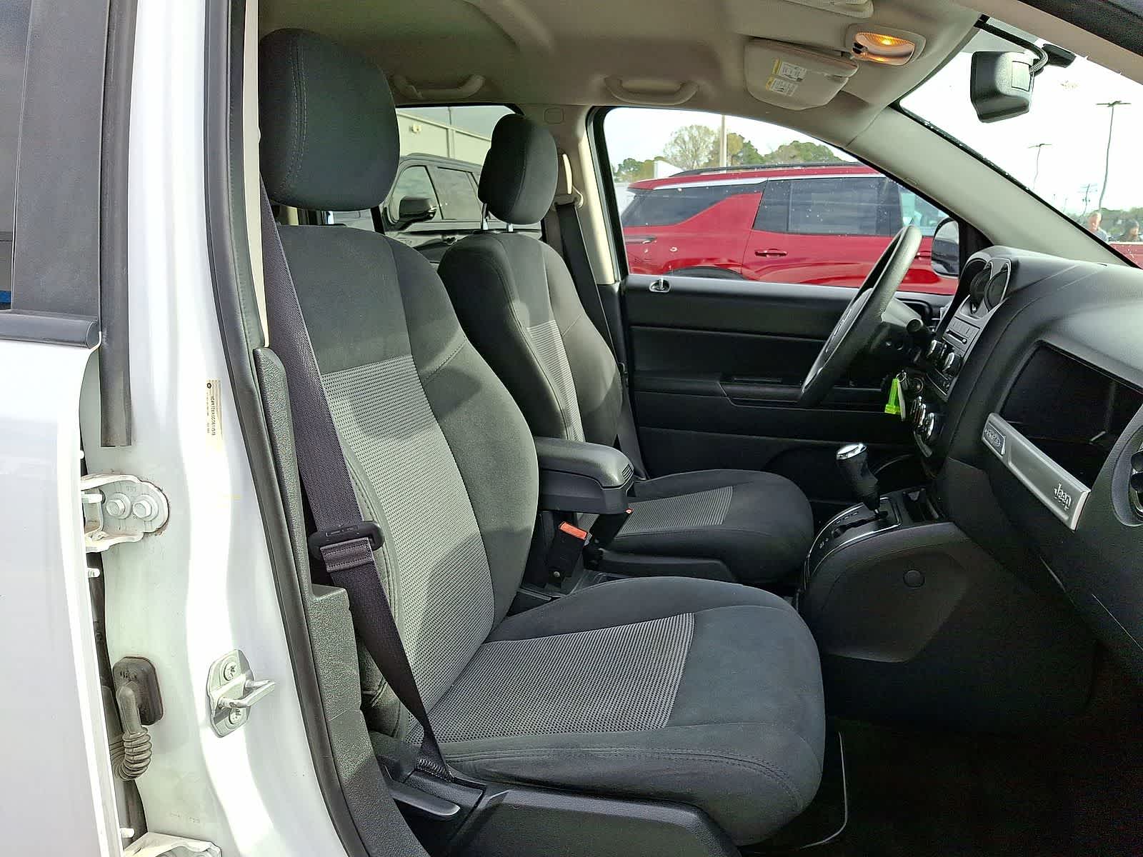 Thumbnail: 2016 Jeep Compass - 29