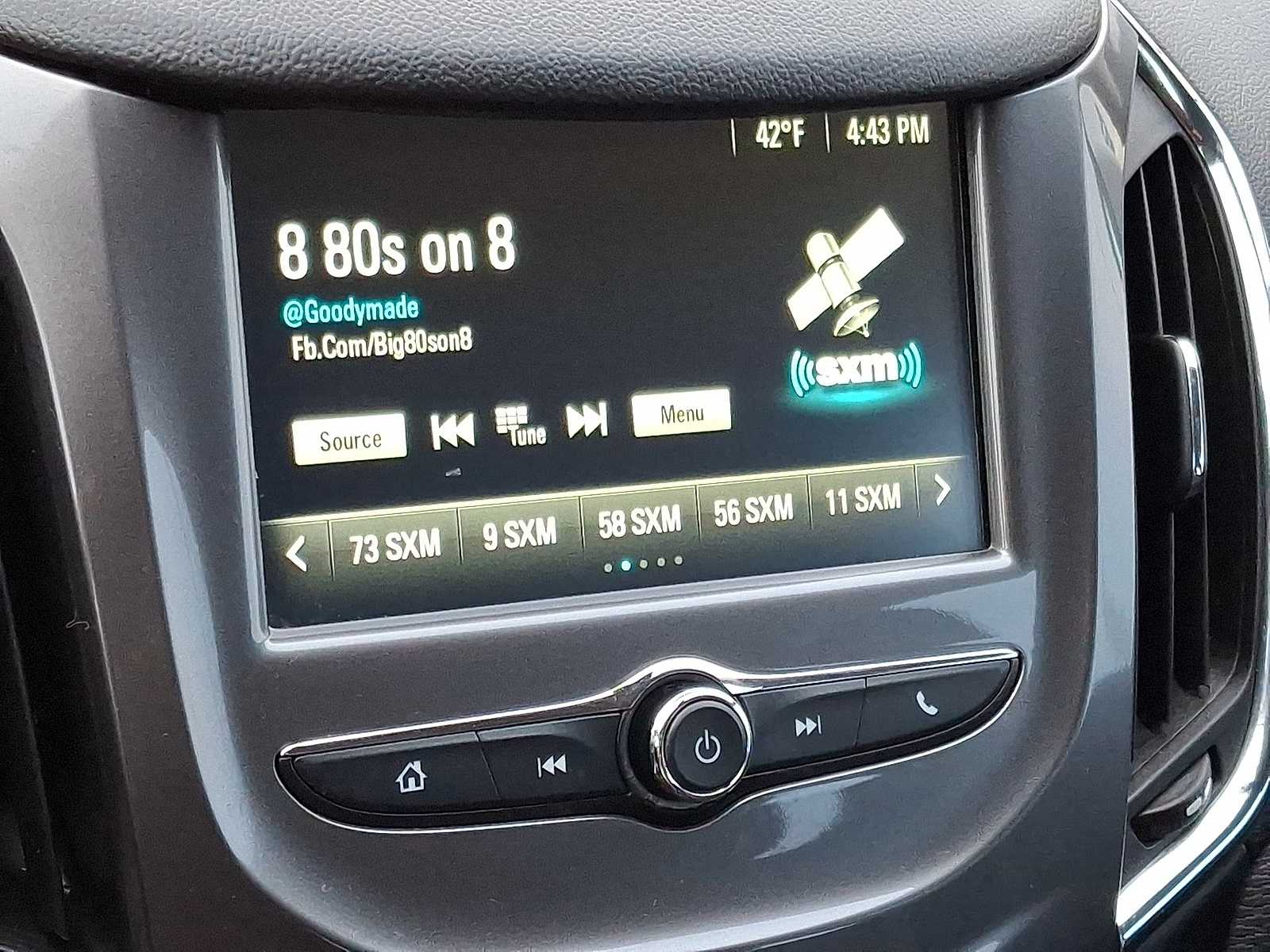 Thumbnail: 2017 Chevrolet Cruze - 19