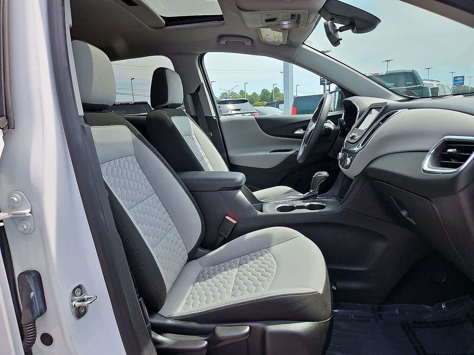 Thumbnail: 2020 Chevrolet Equinox - 31