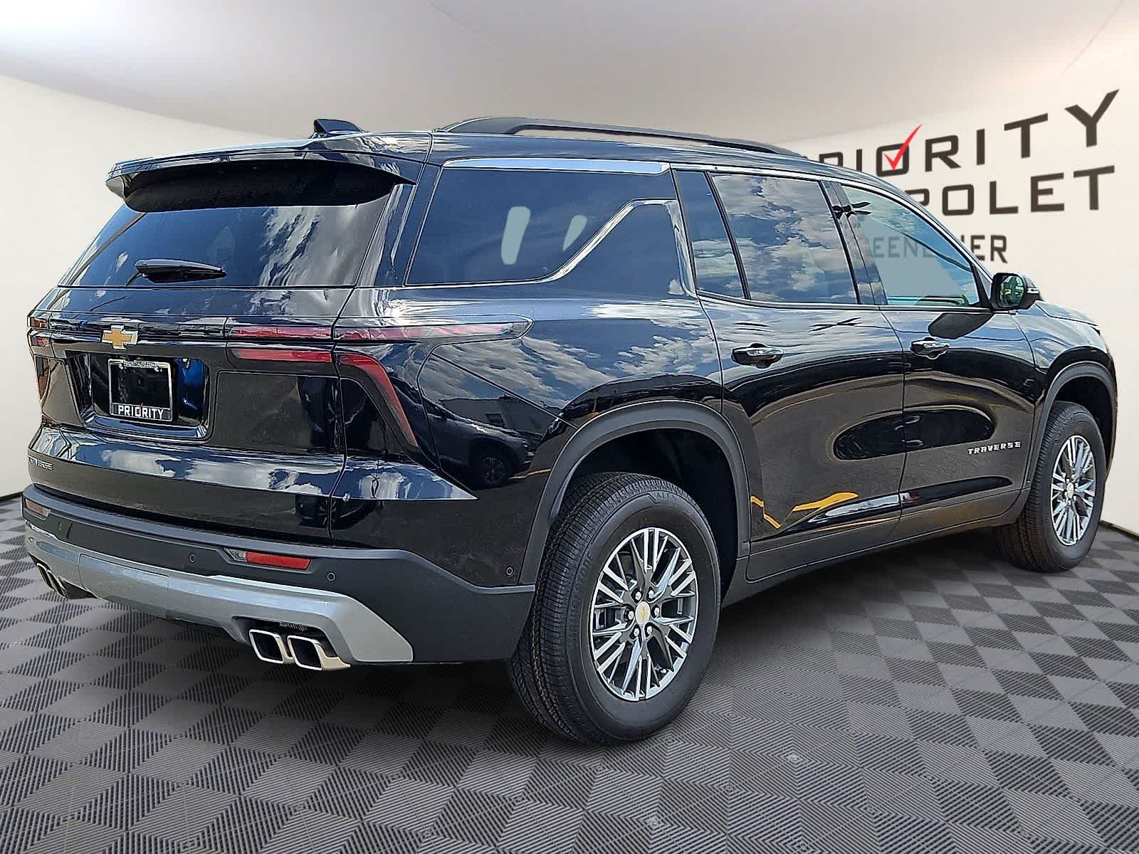 Thumbnail: 2025 Chevrolet Traverse - 4