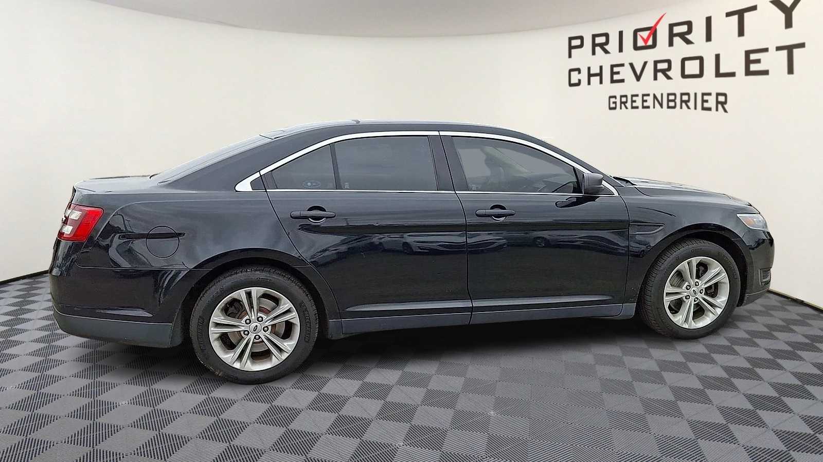 Thumbnail: 2018 Ford Taurus - 9