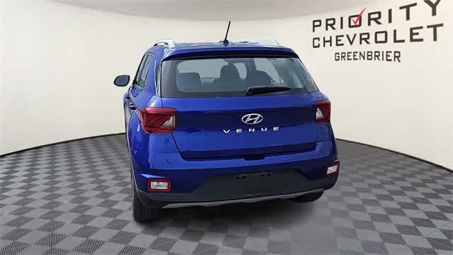 Thumbnail: 2023 Hyundai Venue - 7