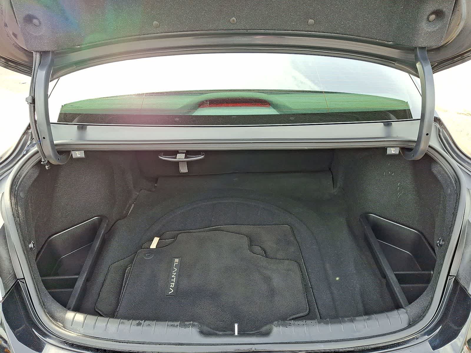 Thumbnail: 2023 Hyundai Elantra - 28