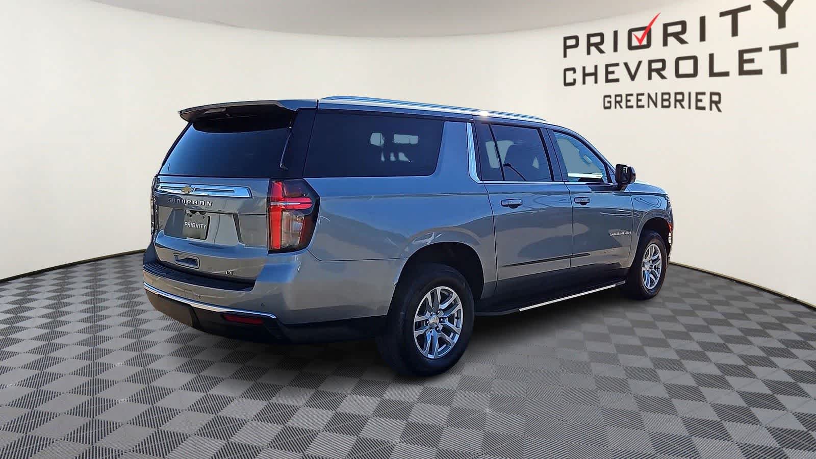Thumbnail: 2024 Chevrolet Suburban - 8