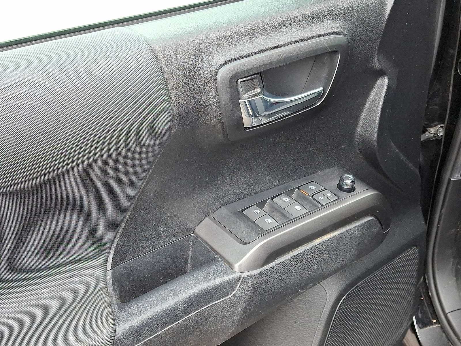 Thumbnail: 2021 Toyota Tacoma - 26