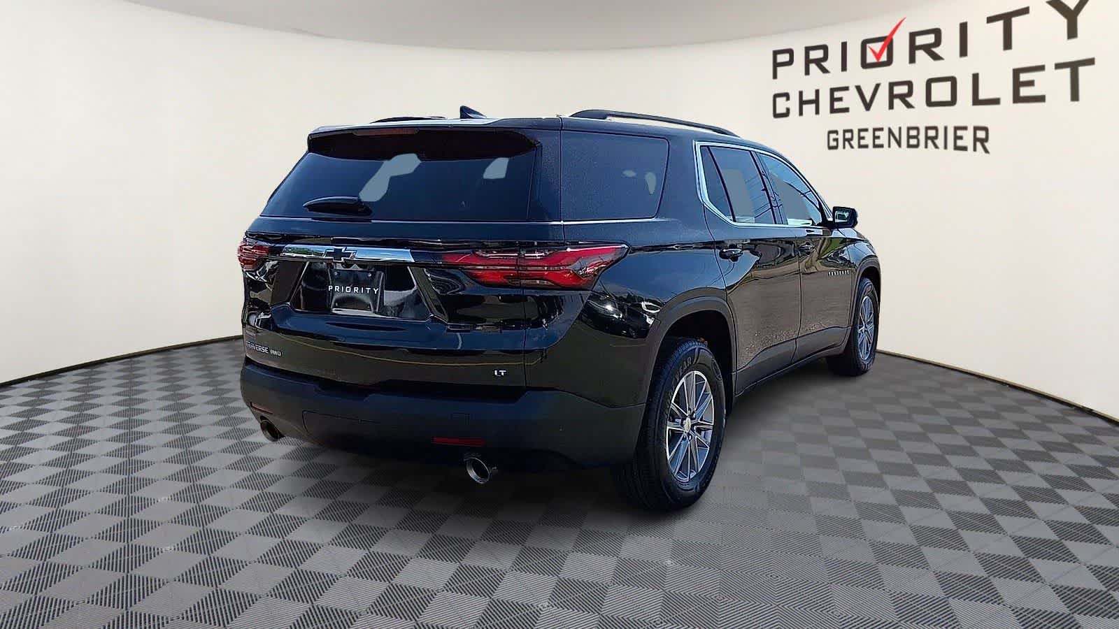 Thumbnail: 2023 Chevrolet Traverse - 7