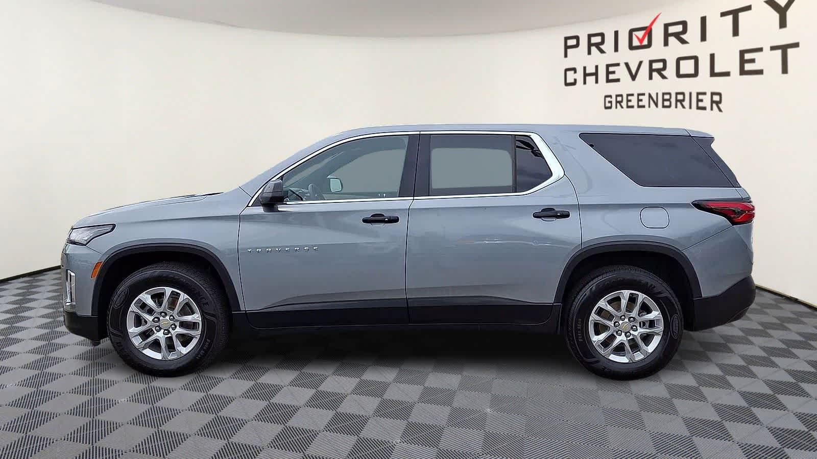Thumbnail: 2023 Chevrolet Traverse - 5