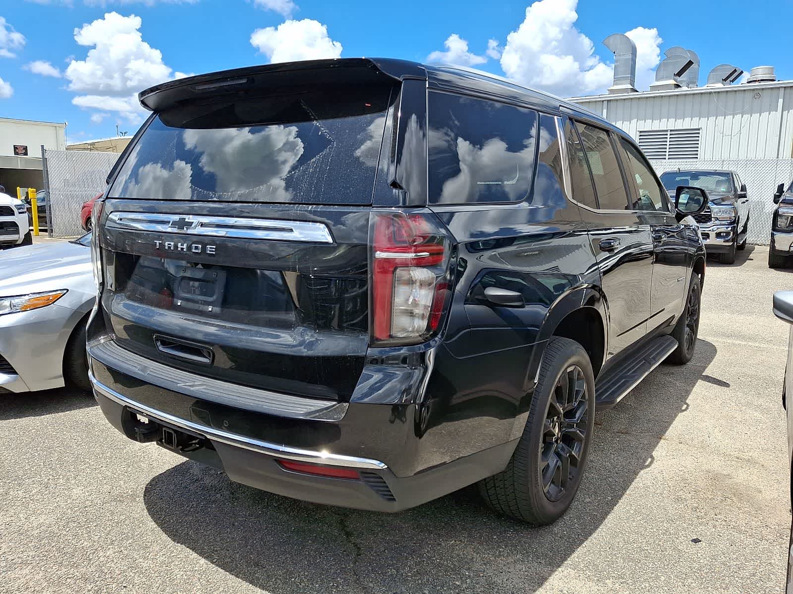 Thumbnail: 2023 Chevrolet Tahoe - 3