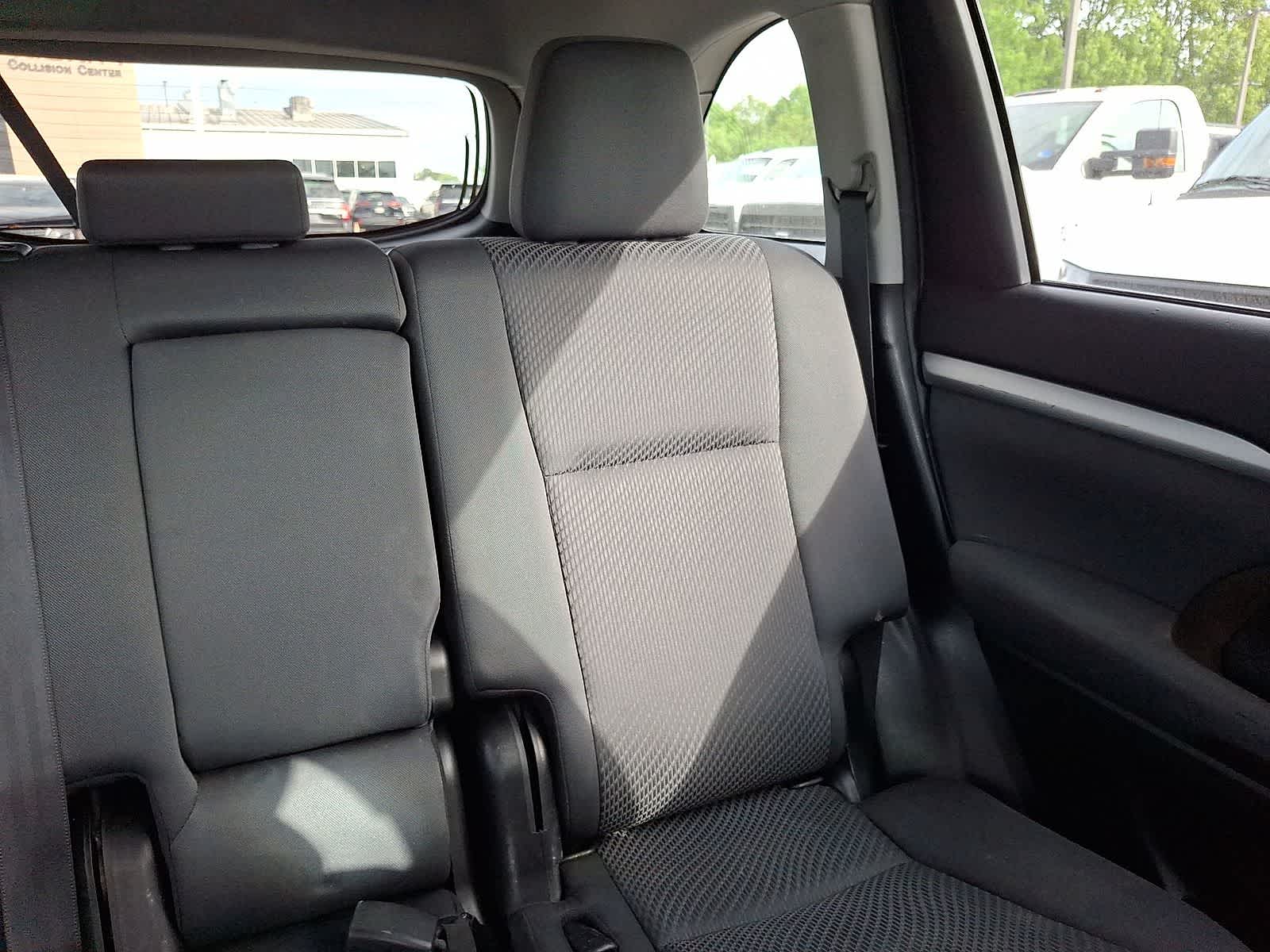 Thumbnail: 2019 Toyota Highlander - 15