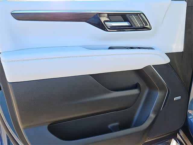 Thumbnail: 2026 Chevrolet Suburban - 11