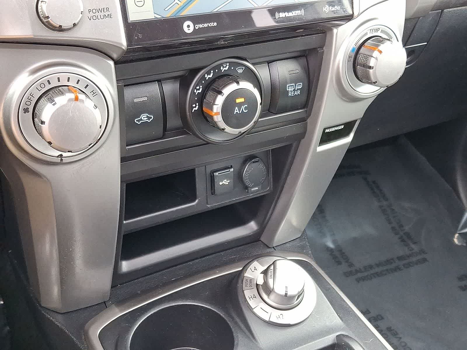 Thumbnail: 2020 Toyota 4Runner - 24