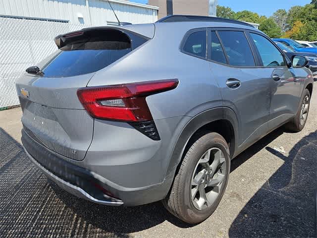 Thumbnail: 2025 Chevrolet Trax - 4