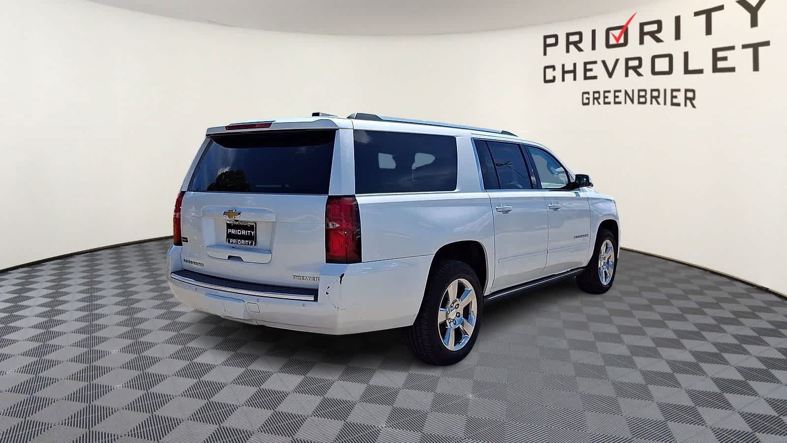 Thumbnail: 2019 Chevrolet Suburban - 8