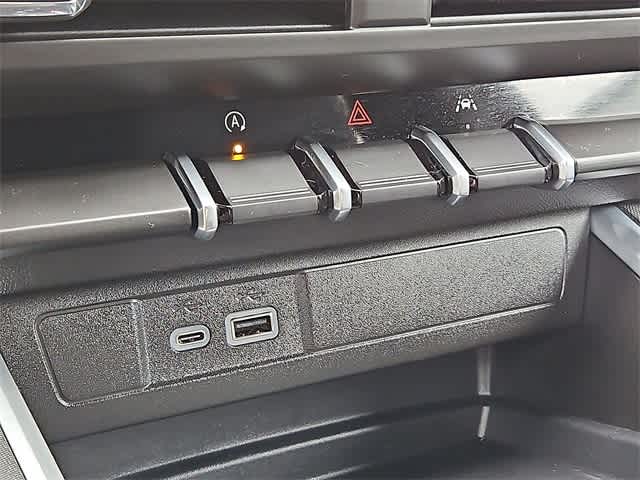 Thumbnail: 2026 Chevrolet Colorado - 13