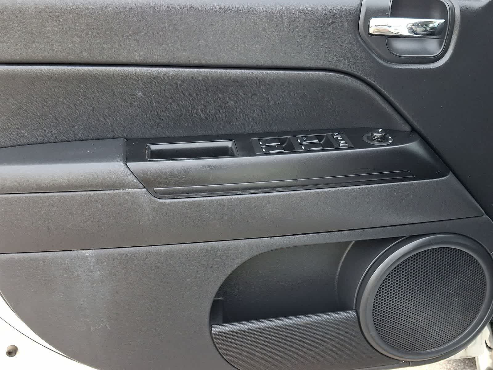 Thumbnail: 2016 Jeep Compass - 24