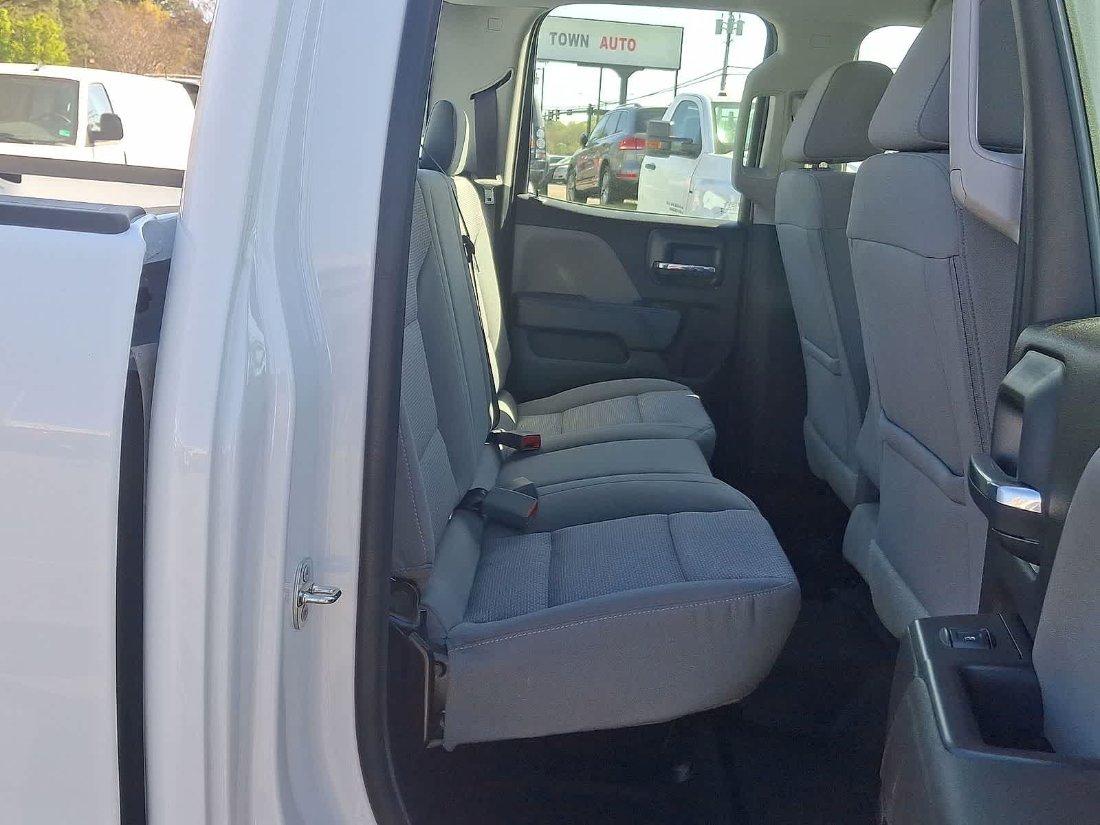 Thumbnail: 2018 Chevrolet Silverado 1500 - 34