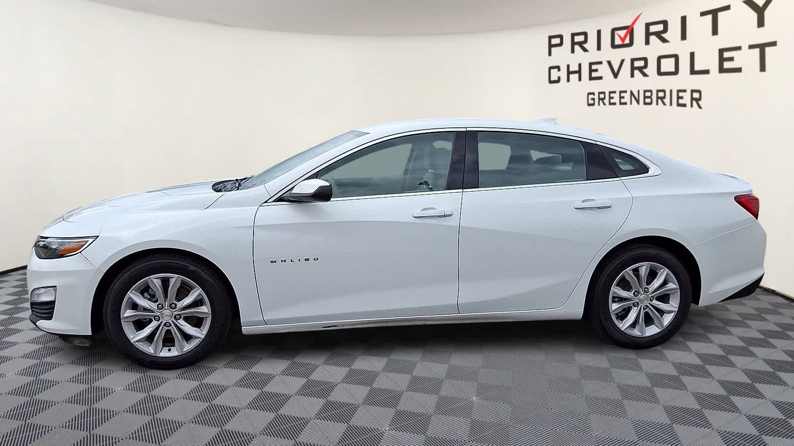 Thumbnail: 2023 Chevrolet Malibu - 5