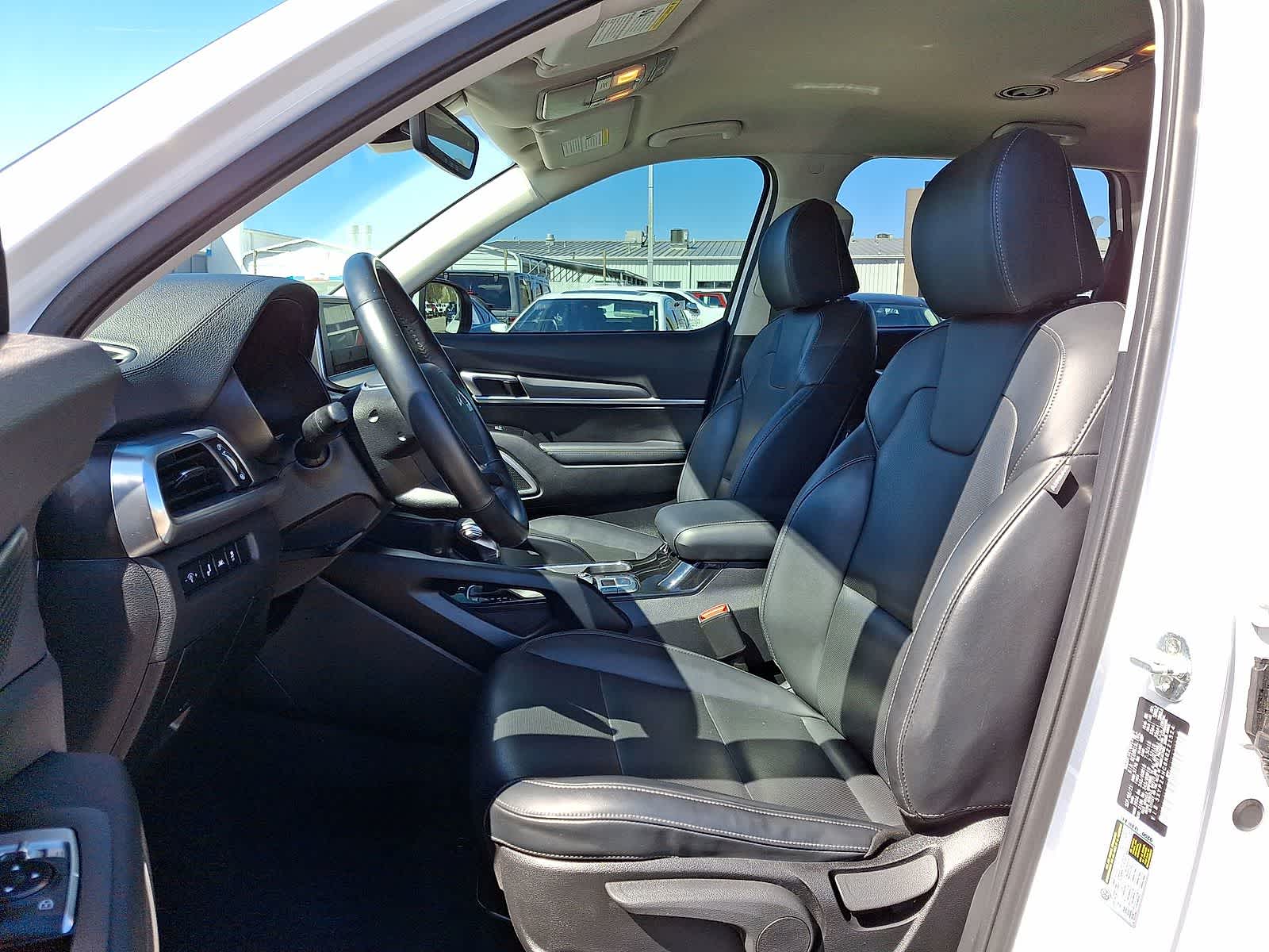 Thumbnail: 2022 Kia Telluride - 25