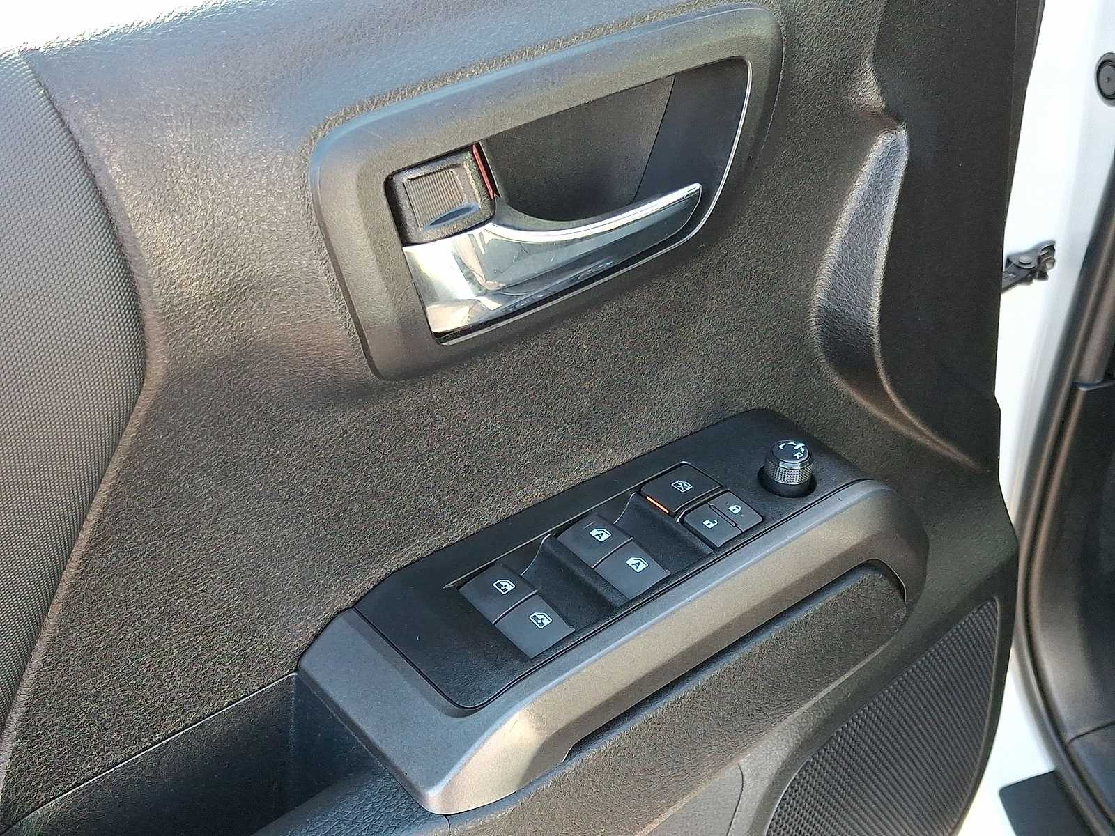 Thumbnail: 2023 Toyota Tacoma - 27