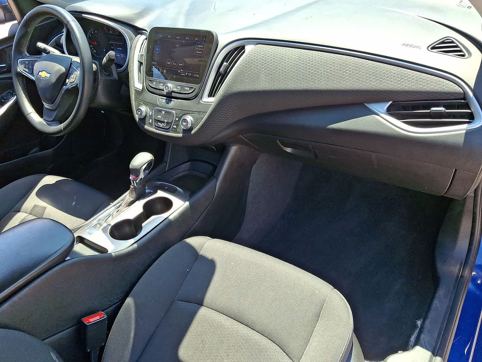 Thumbnail: 2023 Chevrolet Malibu - 32